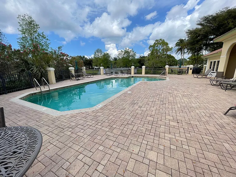 5793 Cape Harbour Dr — Photo 20