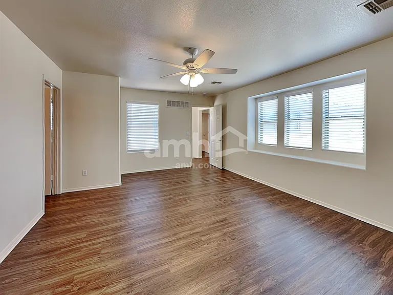18554 W Mariposa Dr — Photo 11