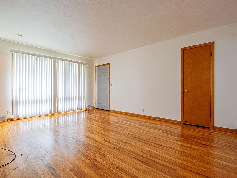 3605 S 82nd St — Photo 6