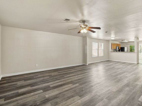 2nd image of 3056 Saint Nicholas Dr