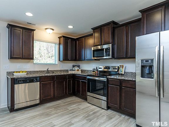 4th image of 526 Hobkirks Pl