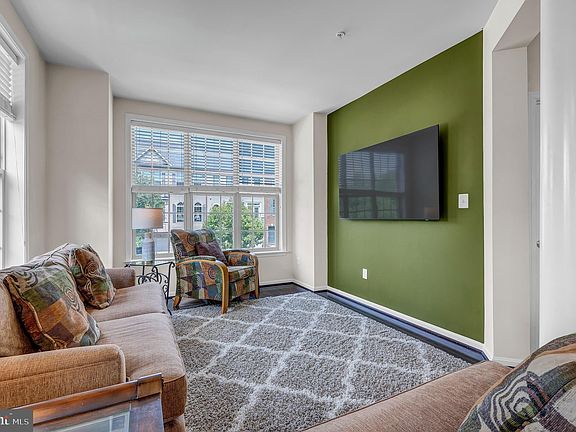 5th image of 903 Whitstable Blvd