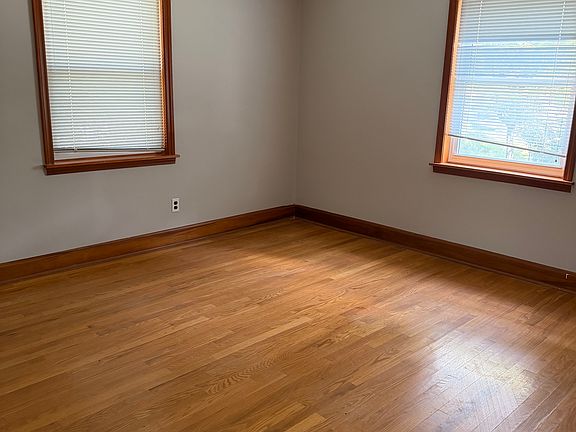 5th image of 3934 Roswell Ave
