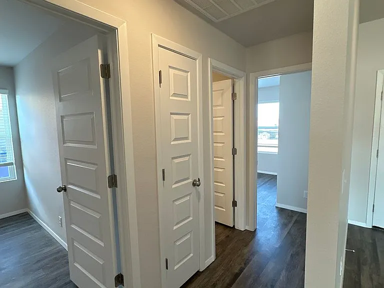 8307 E Queens St — Photo 5