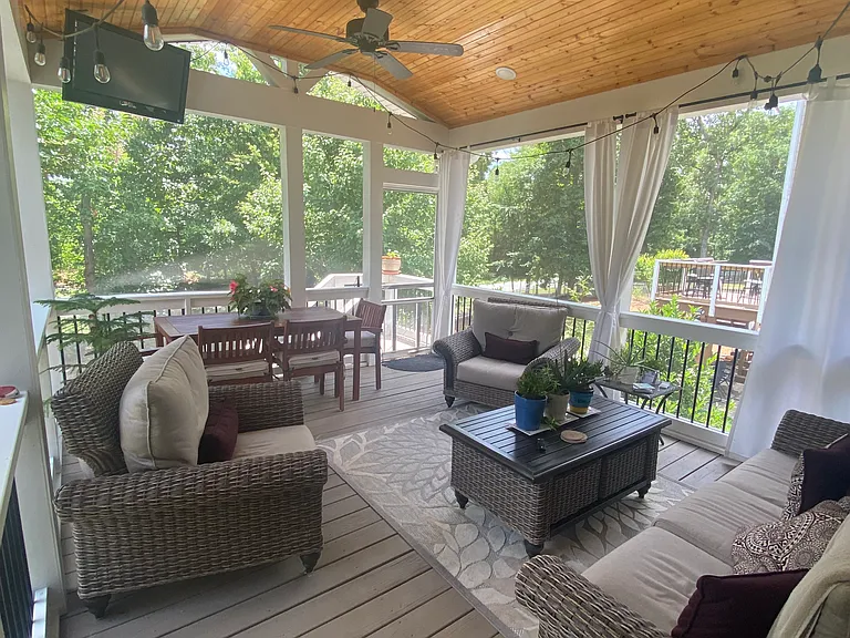 Screened-in porch