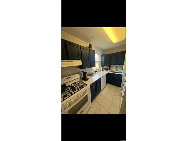 Building Photo - 46 Winchester Ave #1C