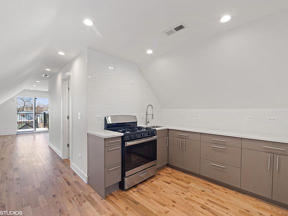 5th image of 2510 S Sacramento Ave #3