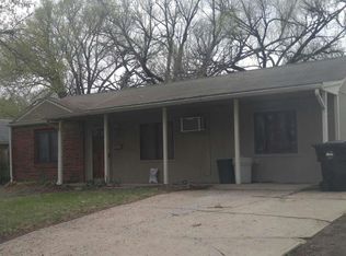 2313 SW Eveningside Dr, Topeka, KS 66614