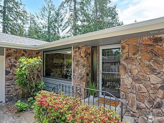 2nd image of 11427 148th Avenue NW
