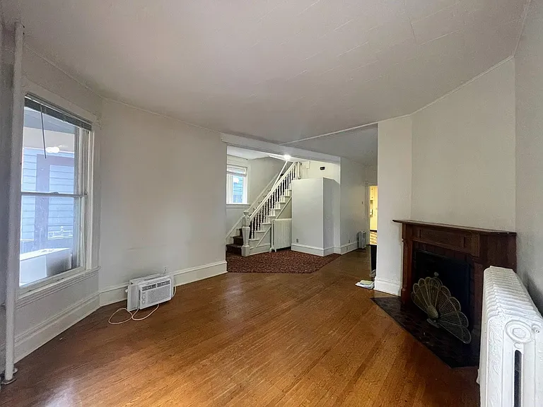719 13th Ave SE — Photo 2