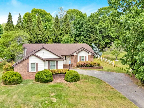 126 Turner Ashby Ct, Martinsville, VA 24112