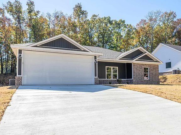 3rd image of 119 Stonebriar Dr