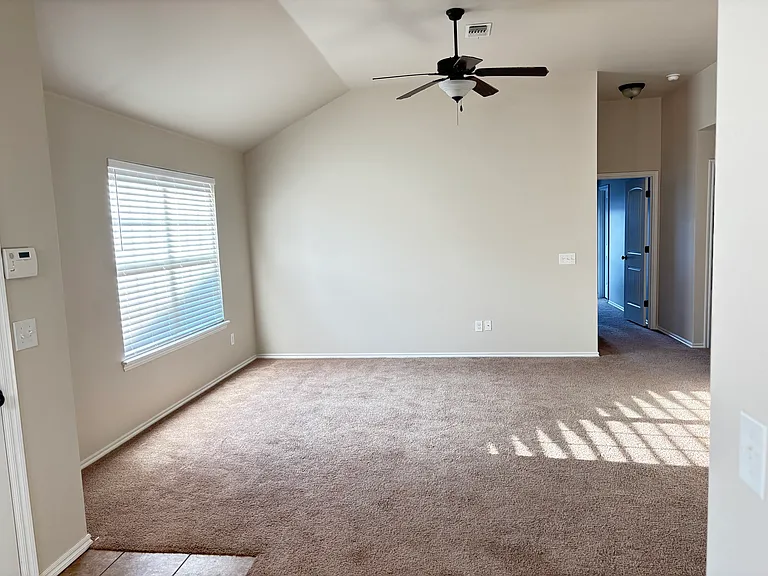 9025 SW 46th St — Photo 7