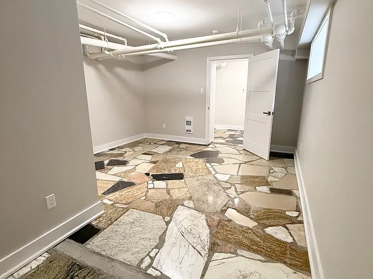 325 Cooper St #15-A — Photo 13