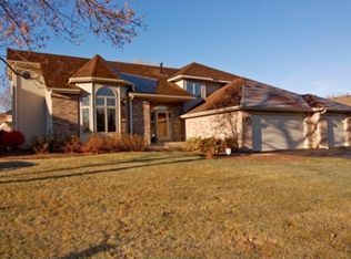 8589 Quarles Rd N, Maple Grove, MN 55311