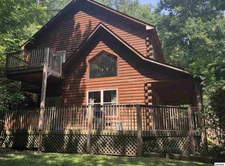 3226 Forge Hideaway Rd, Pigeon Forge, TN 37863