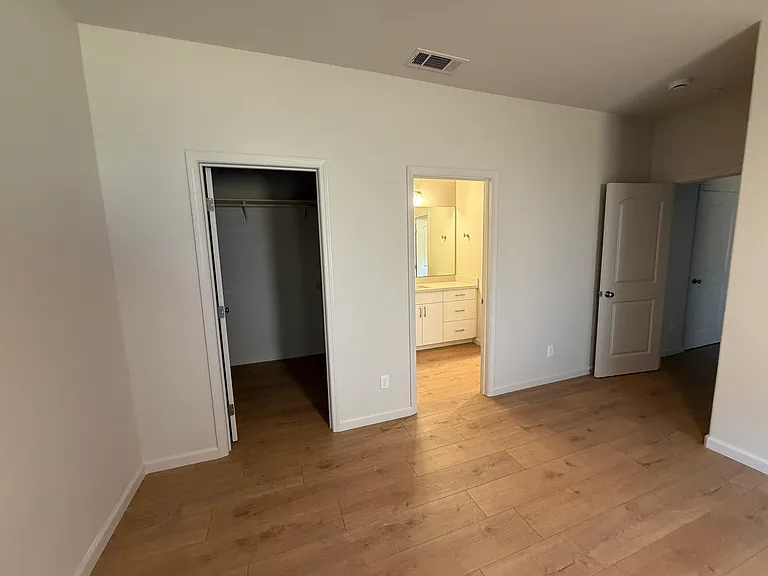 700 N Loma Dr — Photo 6
