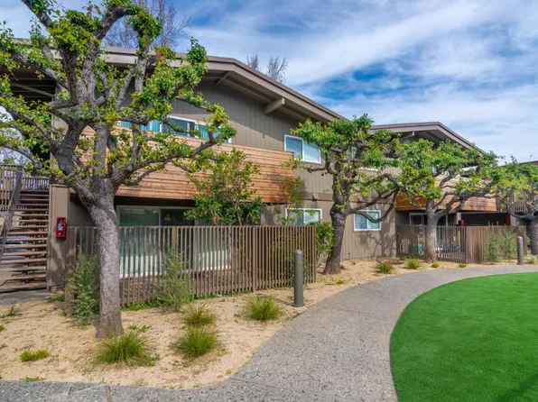 Coronado Dr, Sunnyvale, CA 94086