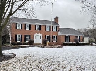 15100 Red Fox Ln, Elm Grove, WI 53122