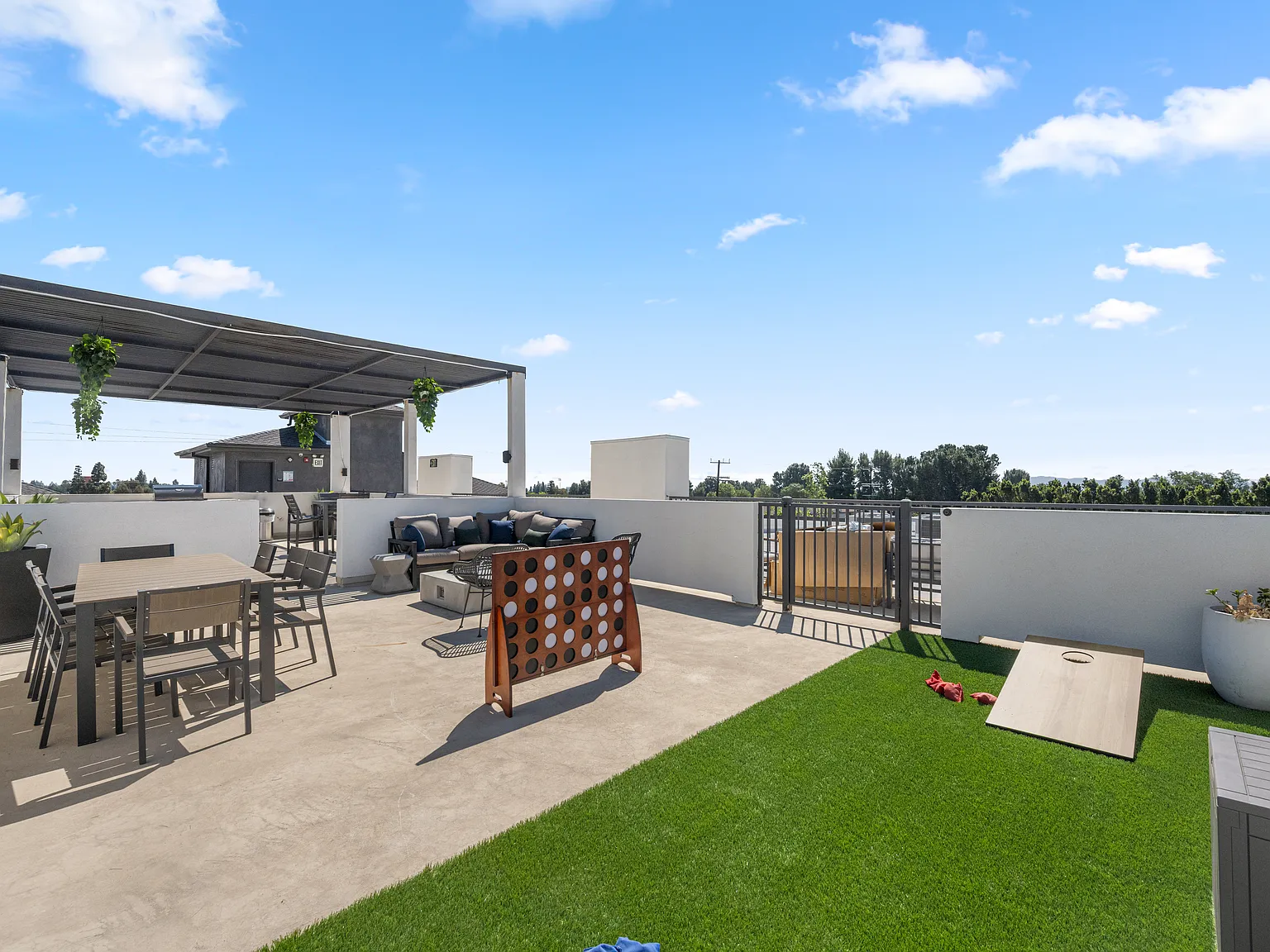10247 Variel Ave — Photo 2