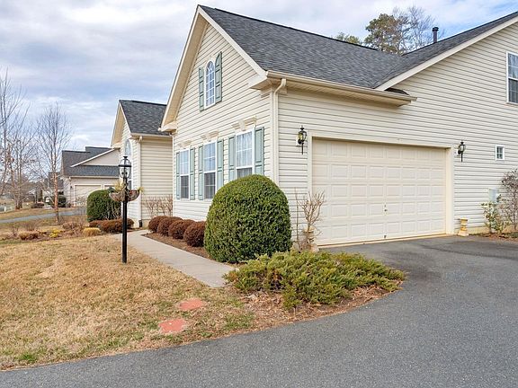 5th image of 459 Justin Dr