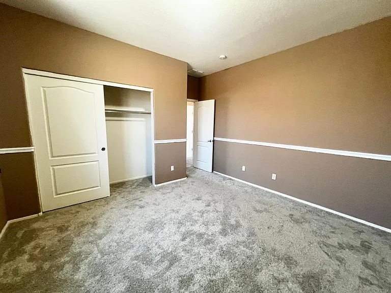 879 E Stottler Dr — Photo 39