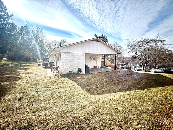 5th image of 194 Ann Ave