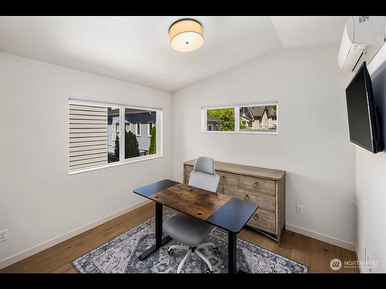 4028 5th Ave NE — Photo 12