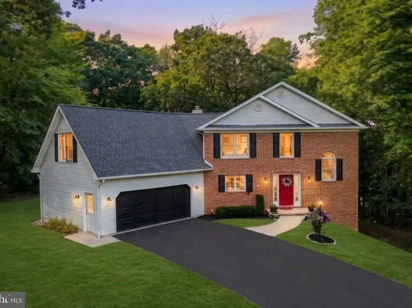 2251 Tall Oaks Ln, York, PA 17406