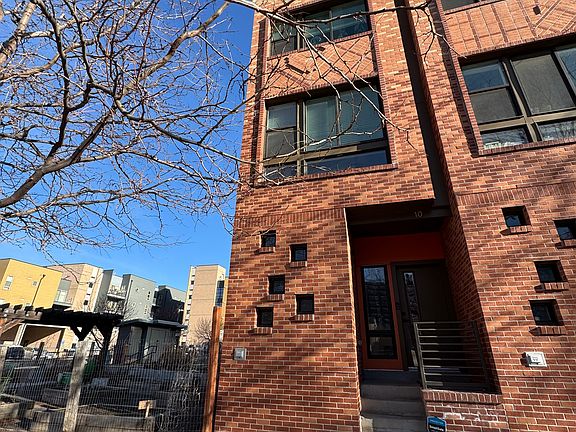 2nd image of 2200 Tremont Pl #10
