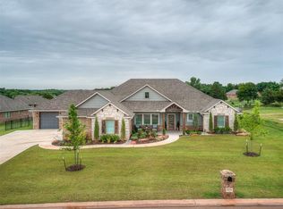 10220 Oakwood Dr, Edmond, OK 73025