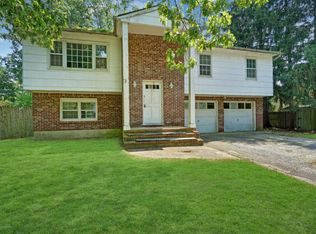 62 Raymond Ave, Toms River, NJ
