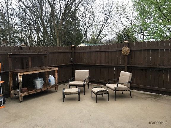 3rd image of 3705 Willow Brook Dr