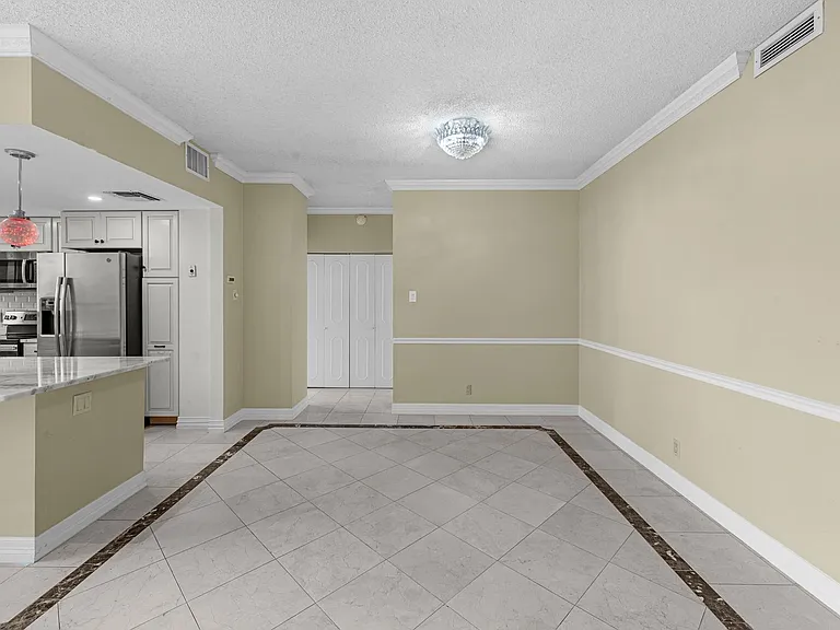5150 Hidalgo St #202 — Photo 8