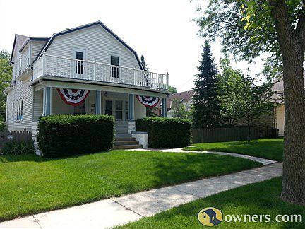 Whitefish Bay home on two lots just 4 blocks from Lake Michigan