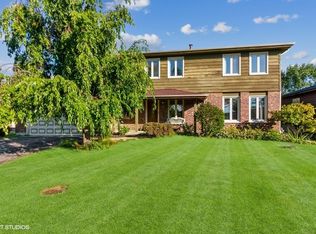 937 Saint Johns Rd, Woodstock, IL 60098