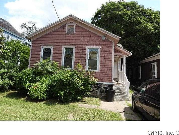1st image of 610 Highland St