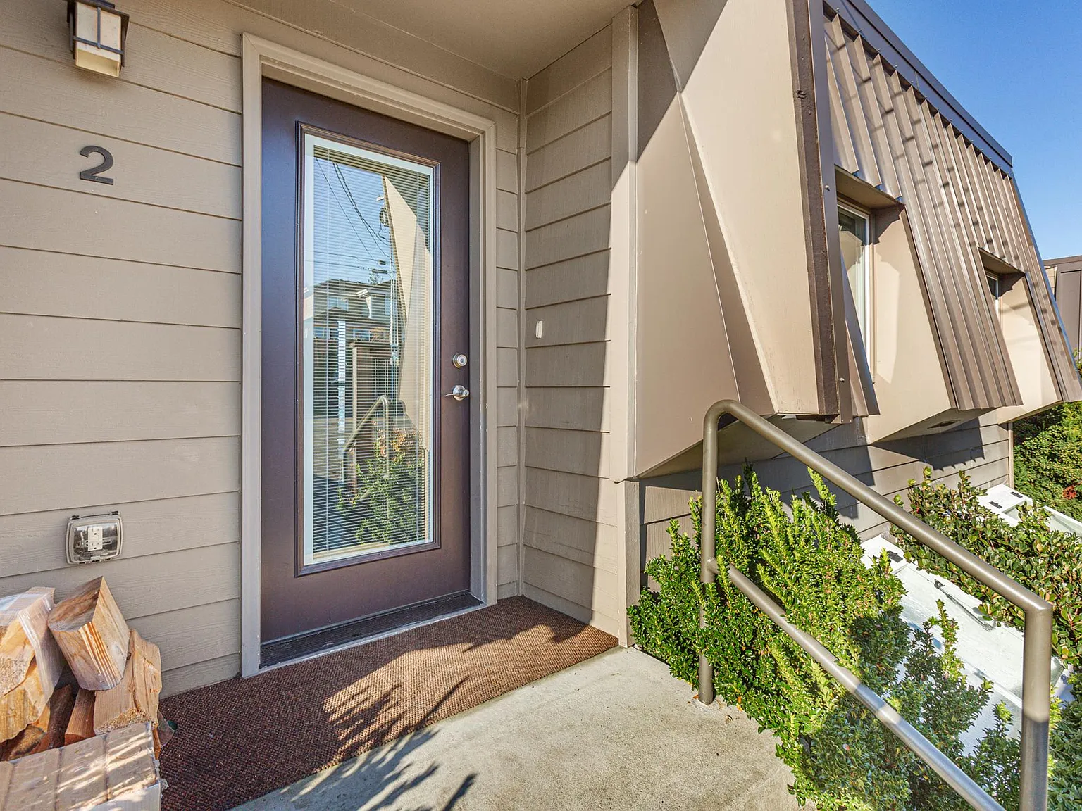 2 bed, 900 sqft, $2,400 — Photo 4