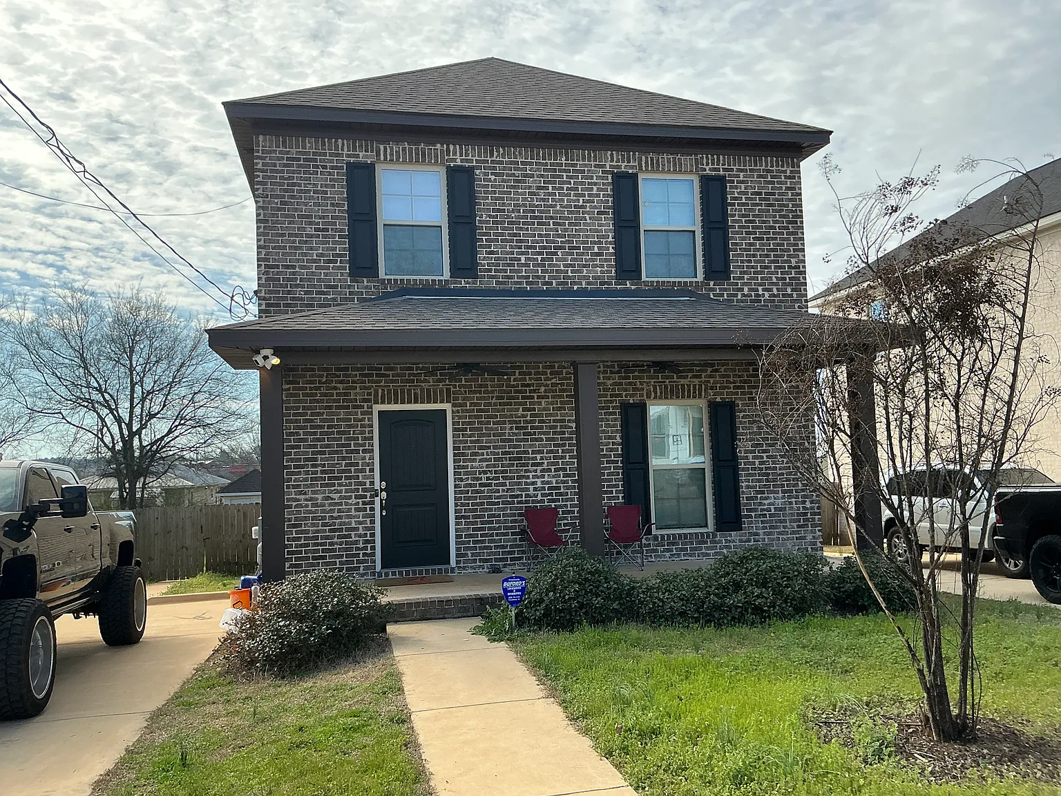 4 bed, 4.5 bath, 2020 sqft, $2,400 — Photo 1