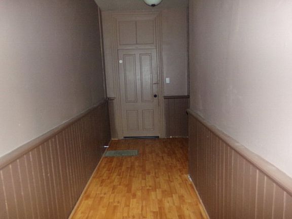 5th image of 241 Jefferson Ave