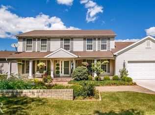 8174 Kings Mill Rd, Bloomington, IL 61705