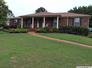 122 W Oak Hill Dr, Florence, AL 35633