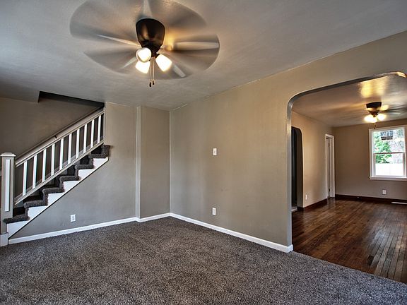 3rd image of 227 Beall Ct