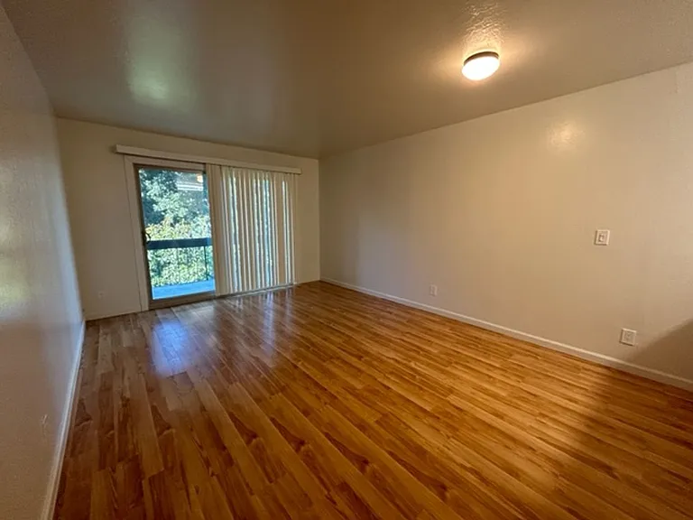 551 Jean St #105 — Photo 5