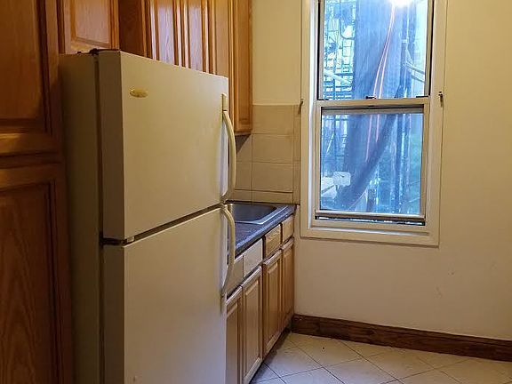 3rd image of 430 E 22nd St APT 2B