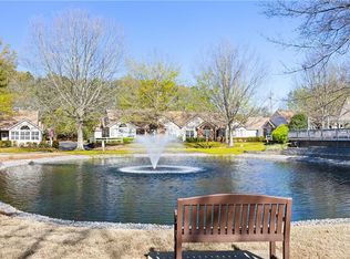 3858 Vineyards Lake Cir NW #U-19, Kennesaw, GA 30144
