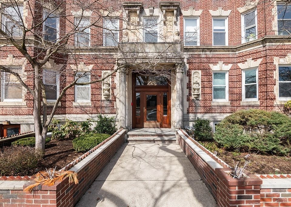 1st image of 131 Park Dr APT 12