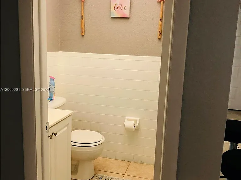 7000 NW 186th St #4-323 — Photo 18