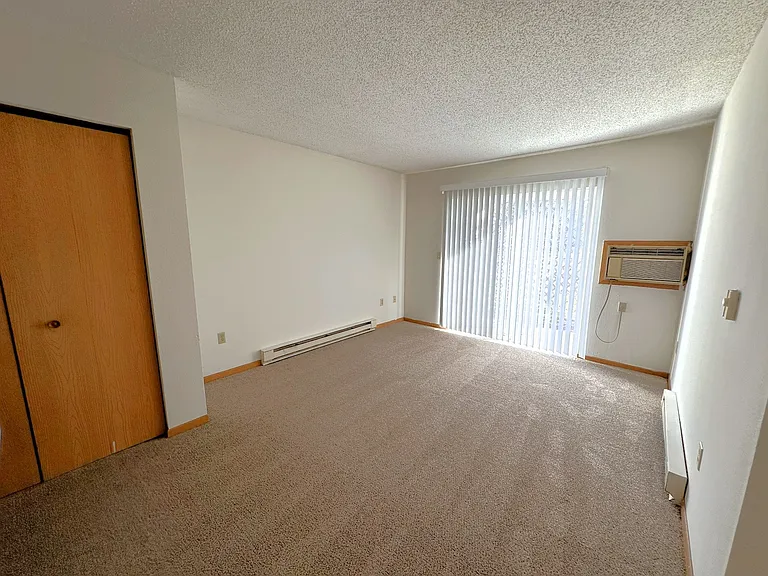560 Spring St #E4 — Photo 3