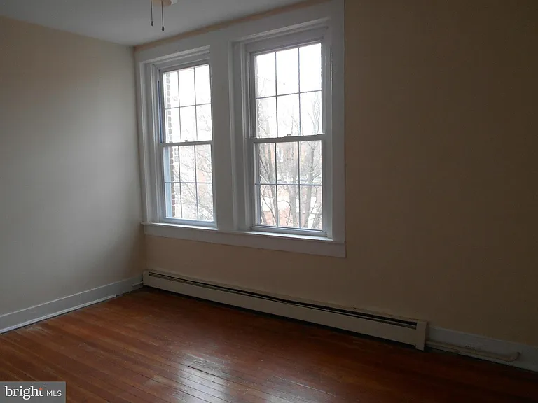 2228 Mount Royal Ter #F — Photo 11